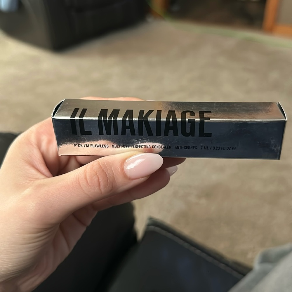 IL Makiage F**k I’m Flawless Perfecting Concealer 3.5